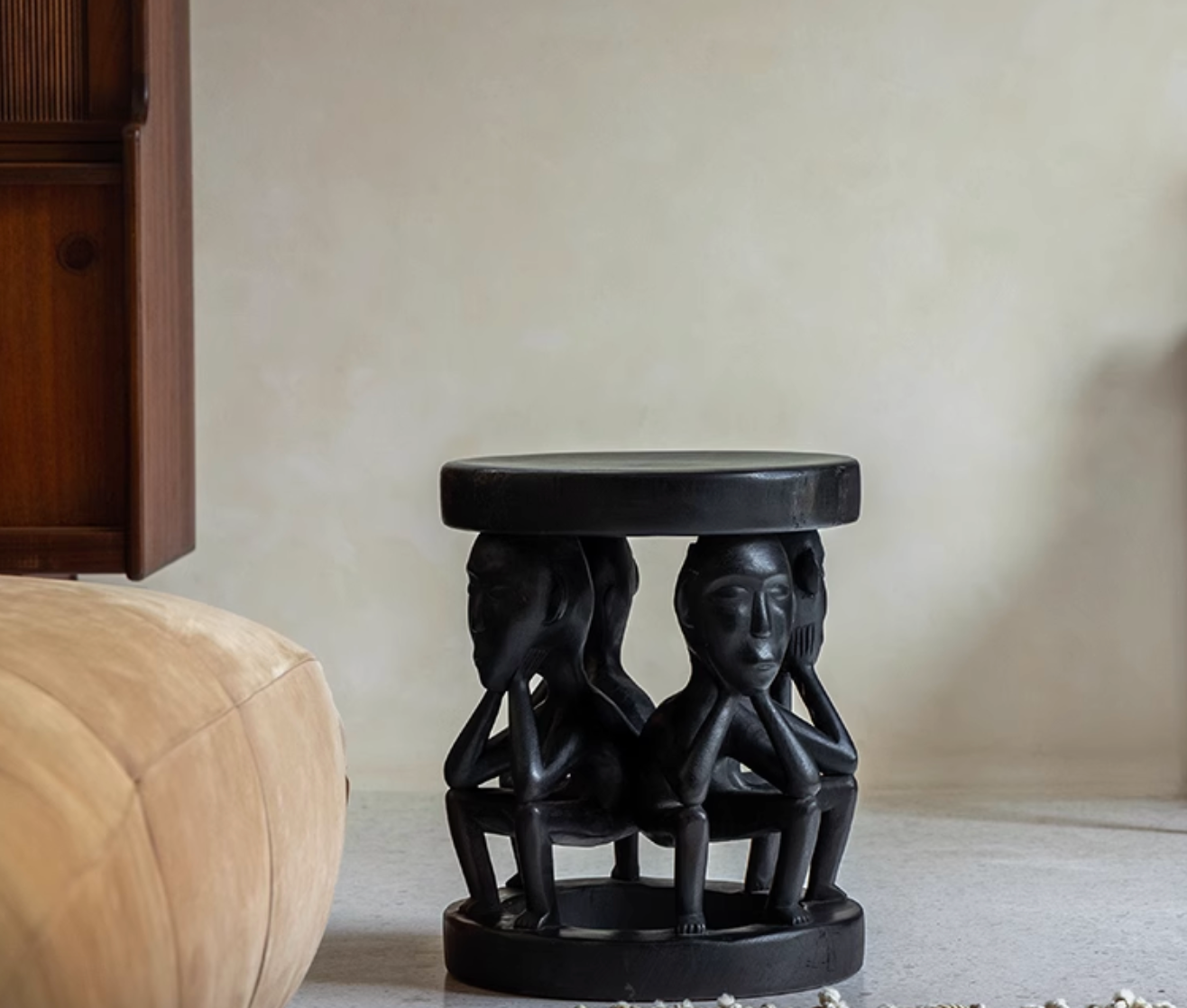 contempltor-tribe-side-table-stool-black-collective-by-midgu-02