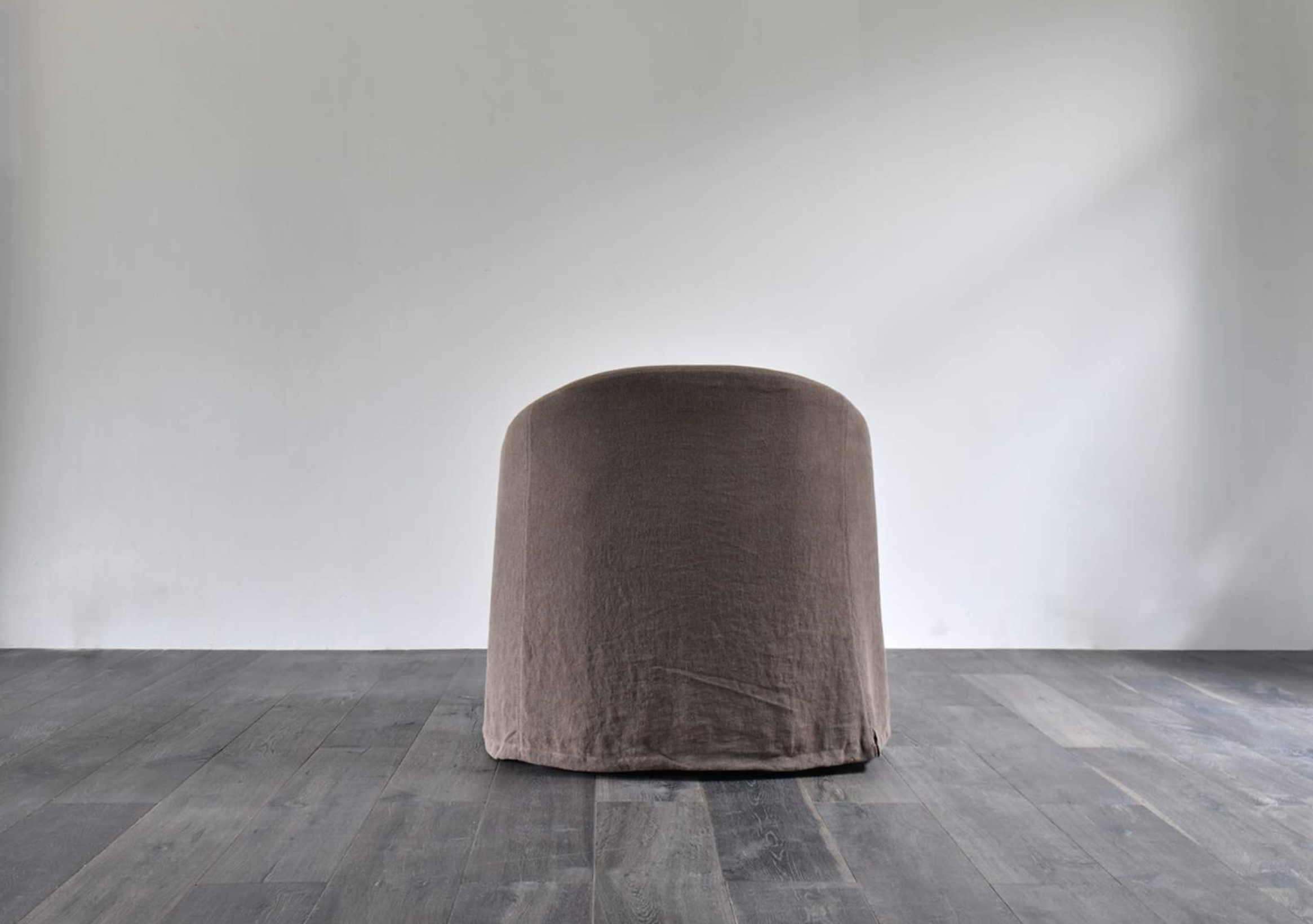 blasco-linen-sofa-chair-ebony-collective-by-midgu-04