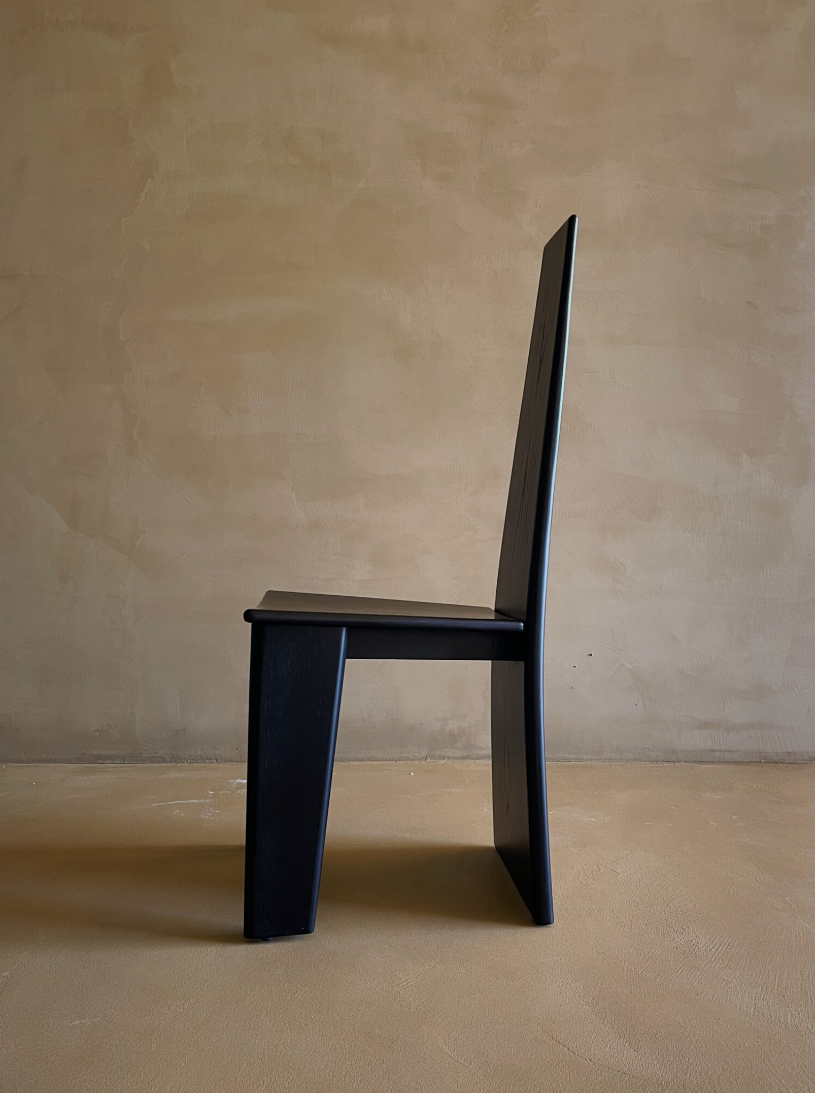 high-back-chair-collectible-by-midgu-03